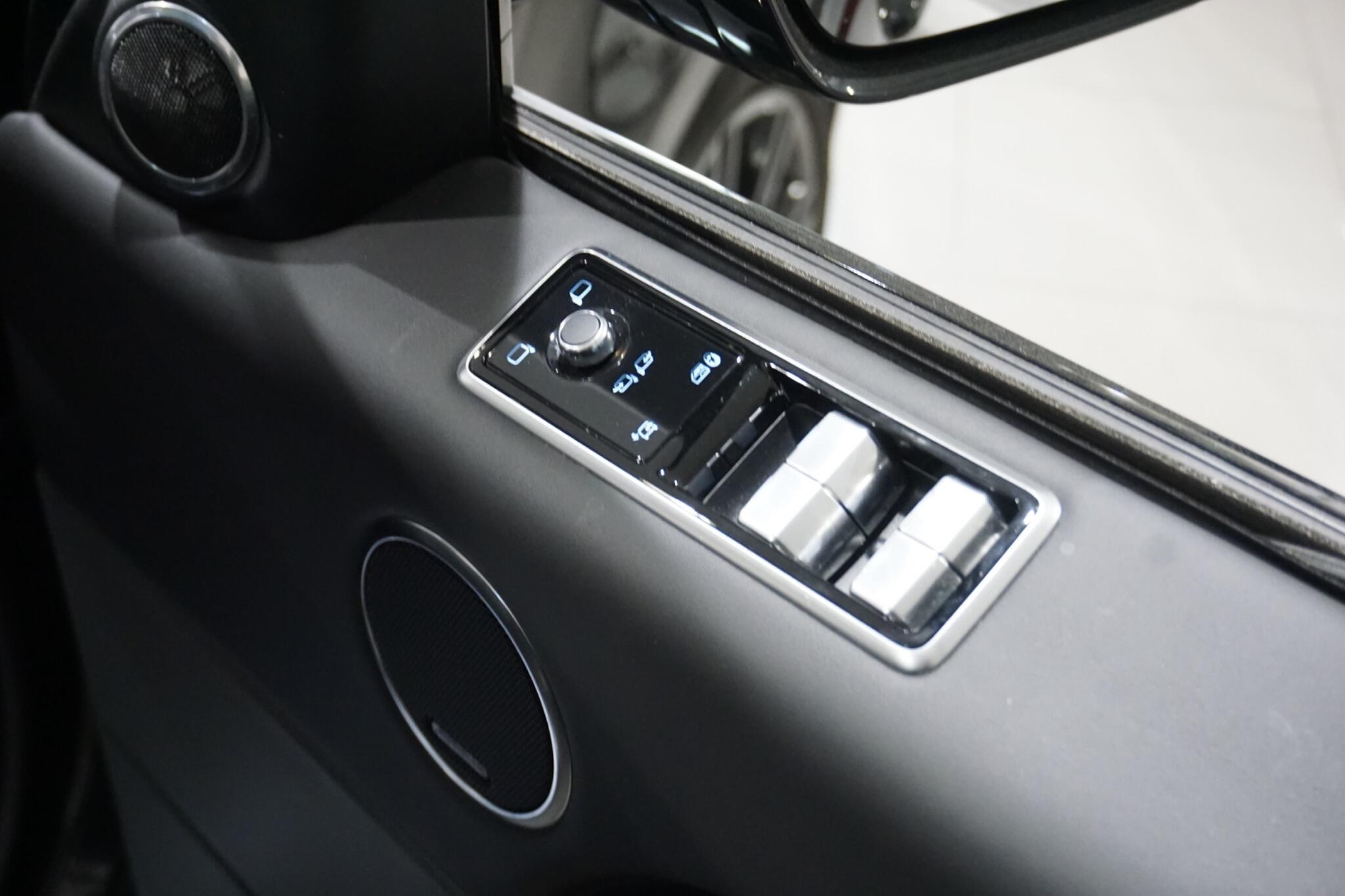 Land Rover Range Rover Sport 2.0 P400e 13.1kWh HSE Dynamic Black SUV 5dr Petrol Plug-in Hybrid Auto 4WD Euro 6 (s/s) (404 ps)